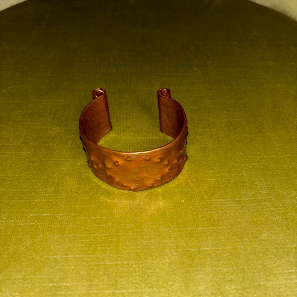 Vtg Handcrafted Pounded Dimpled Solid Copper 1.30" Wide Cuff Bracelet Size OS - Picture 7 of 7